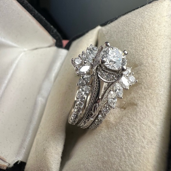 Neil Lane Vintage Style White Gold Diamond Ring with Enhancers, size 5.75 - Picture 4 of 8